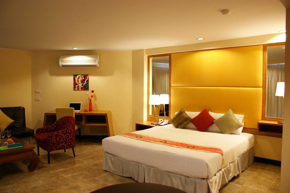 Bella Villa Metro Pattaya ภายนอก รูปภาพ