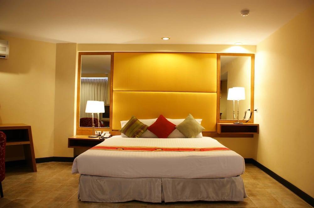 Bella Villa Metro Pattaya ภายนอก รูปภาพ